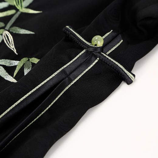 QF8B1斯尔丽25新款提花加刺绣工艺收腰放摆连衣裙 商品图7