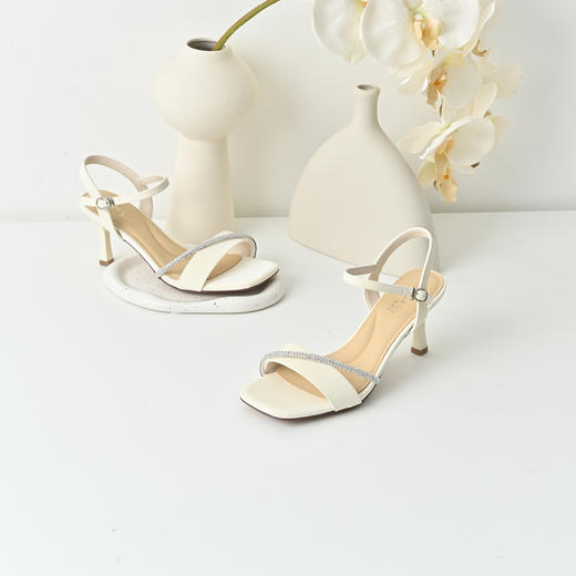 经典鲨2025年夏季新品时尚水钻简约气质露趾细高跟鞋凉鞋女KC19-529181 商品图2