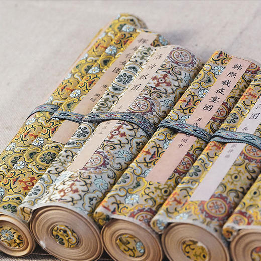 《故宫国画宝藏》套装（七幅） | 《清明上河图》《韩熙载夜宴图》《五牛图》《洛神赋图》《千里江山图》《挥扇仕女图》《步辇图》（可选单幅） 商品图4