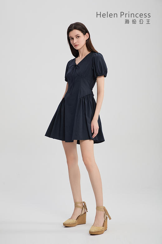 V领蝴蝶结泡泡袖连衣裙 商品图3