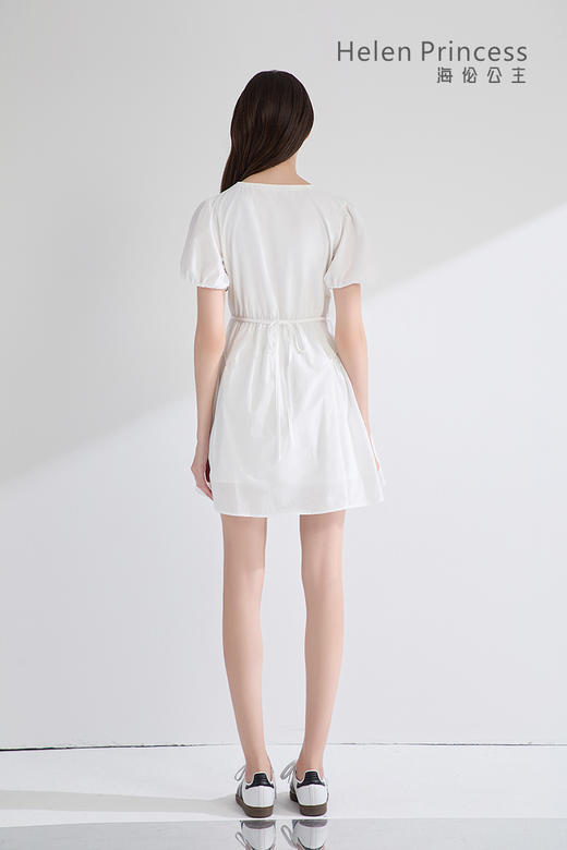 V领蝴蝶结泡泡袖连衣裙 商品图9