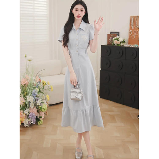 【65折秒杀】鹿向南「小城夏天」2025初夏穿搭短袖连衣裙女时尚收腰蓝色连身裙QJD00383 商品图2