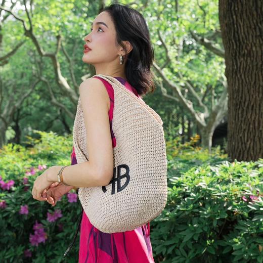 度假必备！ab爆款断货王手工编织半月包 天然环保材质 时尚百搭随行包 商品图5