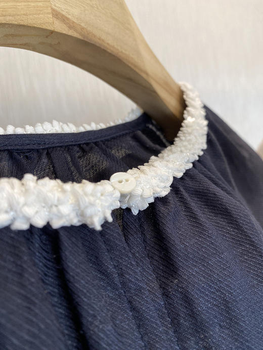 一眼就相中的款！！巨推！2025法式捏褶花边领灯笼袖宽松苎麻衬衫上衣！ 商品图5