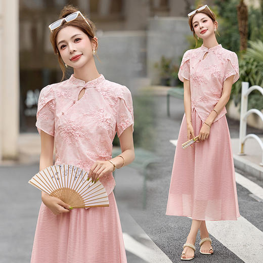 新中式改良刺绣甜美清新套装 商品图1