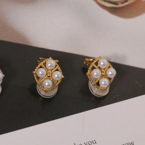 甄珠贝 小香风菱形耳夹 ji光淡水珍珠 3-4mm 正圆无暇 925银配件 商品图0