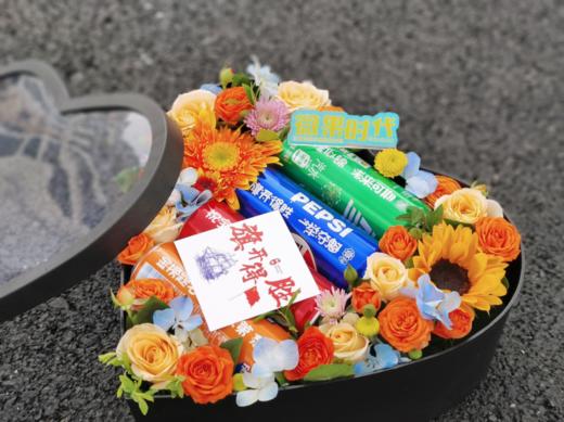 考神附体爱心鲜花礼盒 商品图4