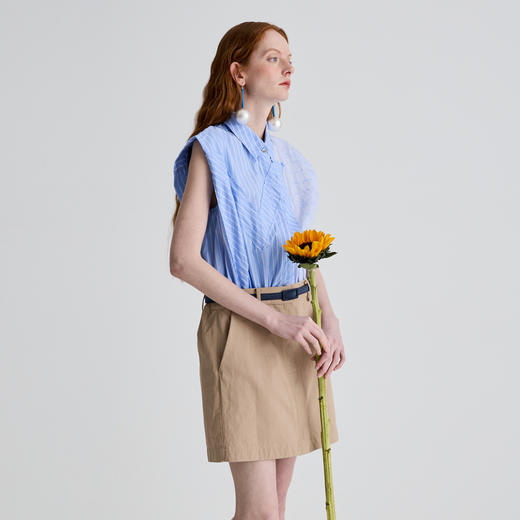 谜底假两件连衣裙无袖女2025夏款通勤凉蓝条纹刺绣短裙252ML0567 商品图1