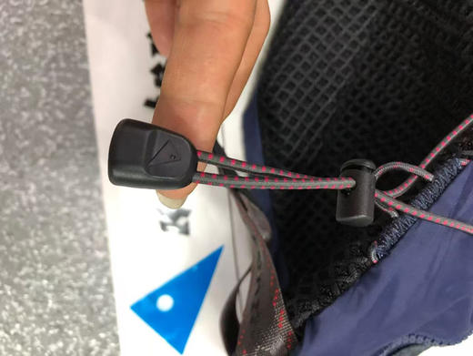 原单正品攀山鼠户外运动休闲腰包5L神锅斜挎包～

颜色：绿色，藏青，黑色

原价720 商品图13