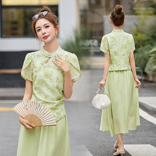 新中式改良刺绣甜美清新套装 商品图2