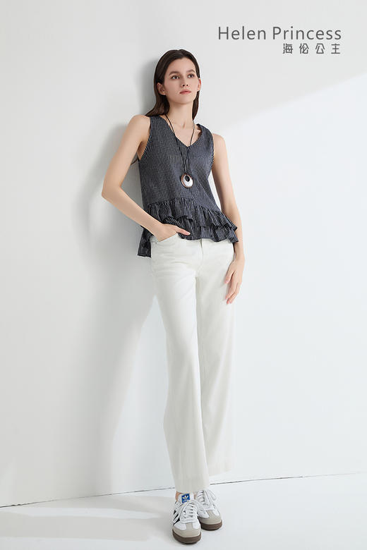 荷叶边V领背心配挂饰 商品图6