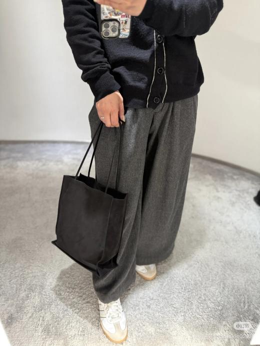 65-4  极简天花包 TR large to go 竖款托特包 双面进口麂皮 内外同用料 软糯轻便高级 商品图6