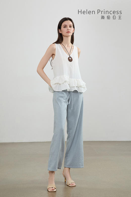 荷叶边V领背心配挂饰 商品图1