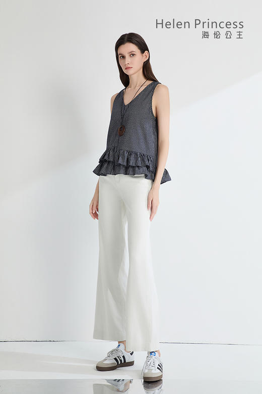 荷叶边V领背心配挂饰 商品图7