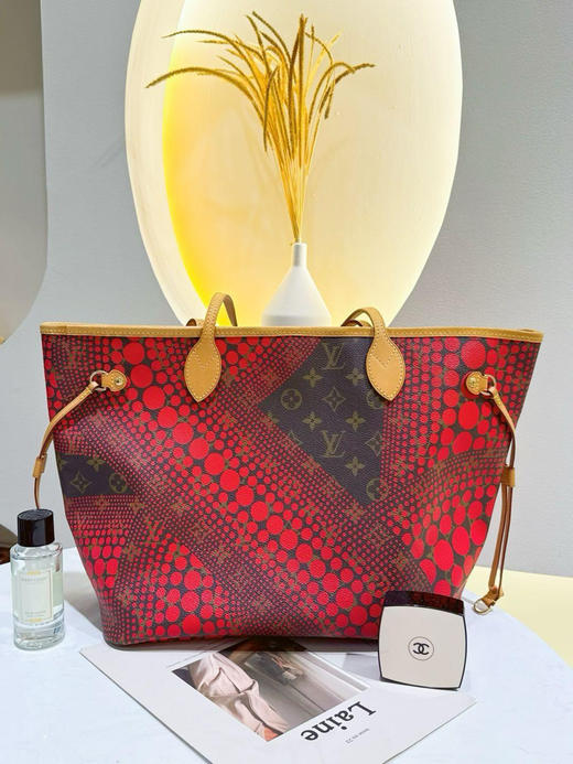 LV 草间弥生 中号 nf 单肩包 商品图1