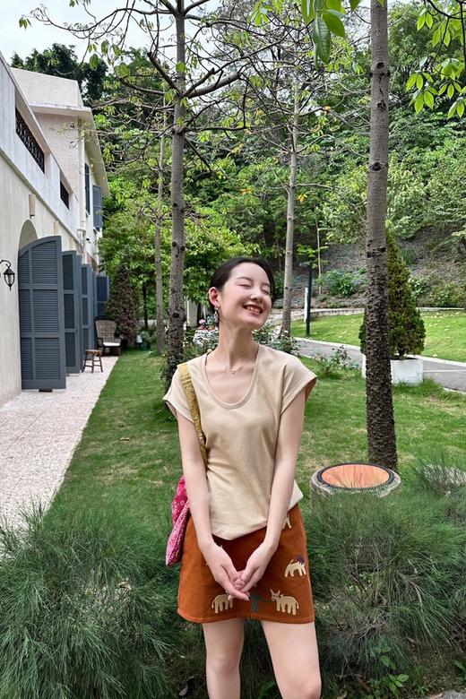 SUMMER & SAGE 纯色u领上衣+风格童趣绣花半身裙 20435 商品图3