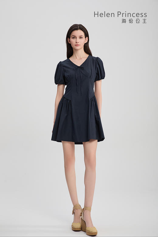 V领蝴蝶结泡泡袖连衣裙 商品图0