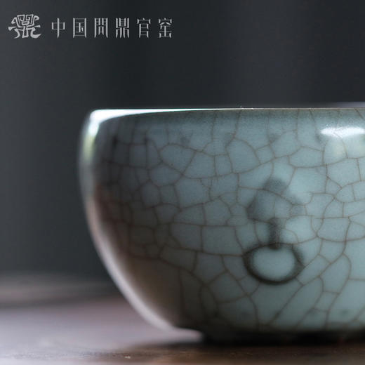 问鼎官窑南官御窑款玖玖发战鼓杯 商品图2