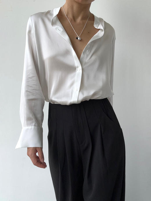丝所｜S23C013 水晶小立领衬衫［ 黑 / 白 ] 商品图9