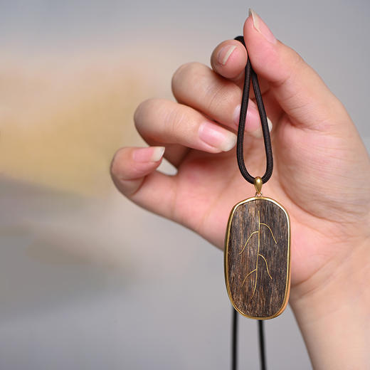 金枝玉叶丨天然马泥涝沉香包金吊坠 沉水级 SP7059 商品图0