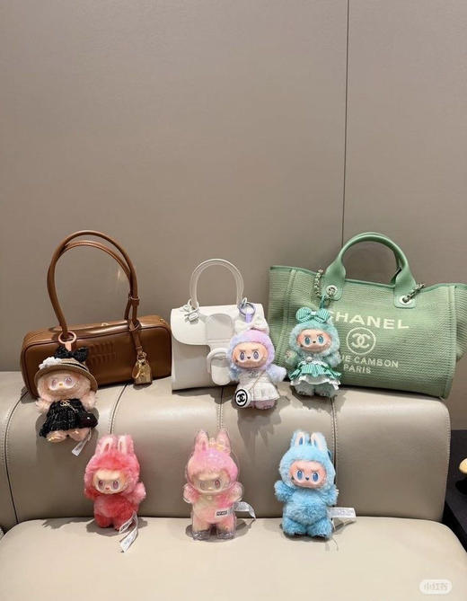 原单正品三代labubu玩偶！全国断货款！

单款某物售价339元，隐藏款单款售价2600+

咱们单款售价180元！

整合带隐藏款售价7个一起价格980元。 商品图5