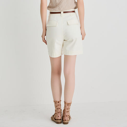 谜底短裤女2025夏新品百搭日常百搭奶白色合身弹力裤子252MK0689 商品图2