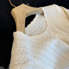 会呼吸的特种纱！半开门襟小苍兰缕空法式短袖针织衫女夏款！