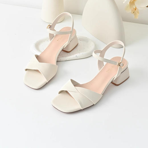 经典鲨2025年夏季新品纯色简约中跟露趾气质百搭通勤凉鞋女KW119-529121 商品图2