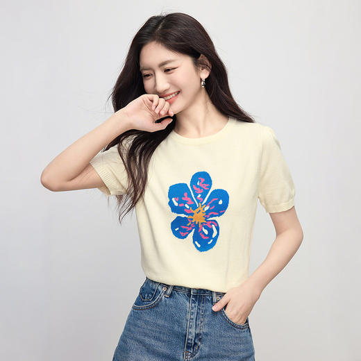 【专属特价】熙世界甜美风花朵短袖针织衫女薄款2025夏季趣味减龄套头圆领上衣 商品图4