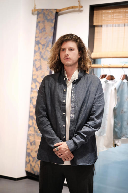 盛唐牡丹|亚麻刺绣立领男衬衫 商品图0