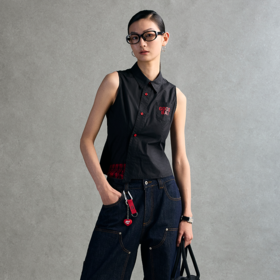 GOODBAI 粗体logo撞色印花翻领斜襟口袋衬衫背心