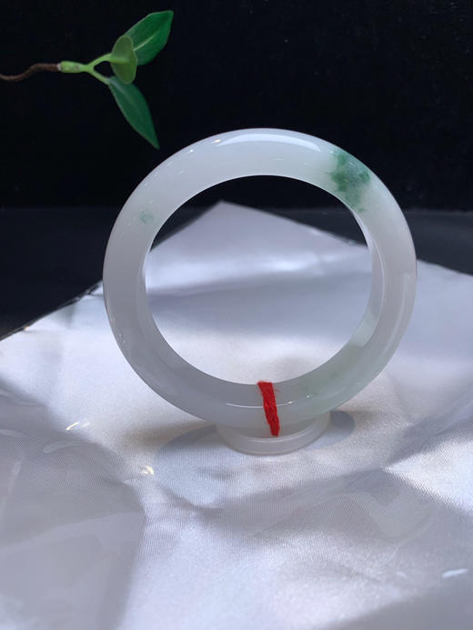 620141，58飘花手镯，特别清新秀气，清新白底 花色干净清爽。润润的 商品图0