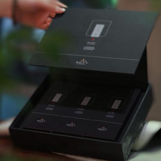 【茗悦萃】2003年白毫银针6泡装 商品图2