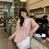 2025新品  软软同款【白桃汽水】法式时尚甜美宽松设计感领口拼蕾丝短袖衬衫 商品缩略图1