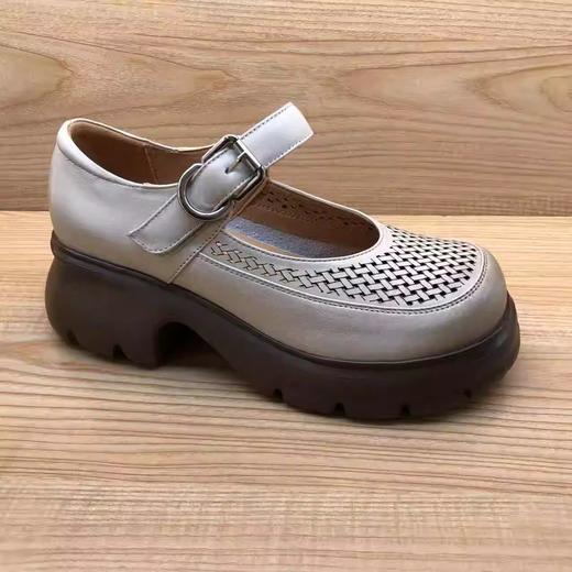 豪行2024年夏季新品时尚休闲真皮冲孔厚底女单鞋24250032 商品图0