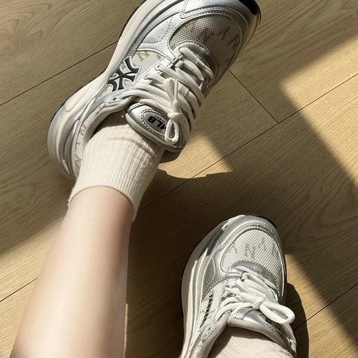 【专属】📍#MLB复古老花老爹跑鞋#  超炸的款，脚感一如既往不让人失望‼️  上脚超级时髦！  任意风格搭配都能全盘接住💯 商品图0