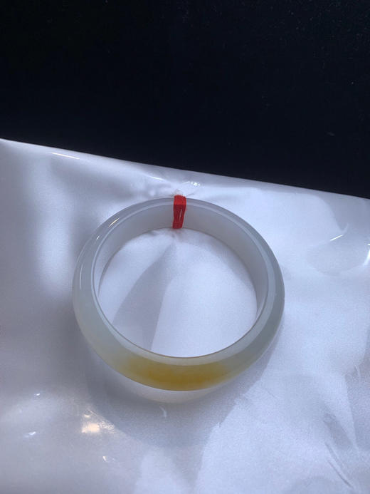 620142，58.5冰黄正圈手镯，冰透清新有特色、版型好、一截清新黄翡，整体干净冰透 商品图4