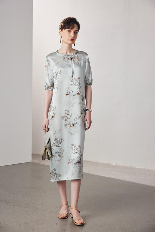 商场同步新款国风晕染桑蚕丝缎面直筒连衣裙 商品图3