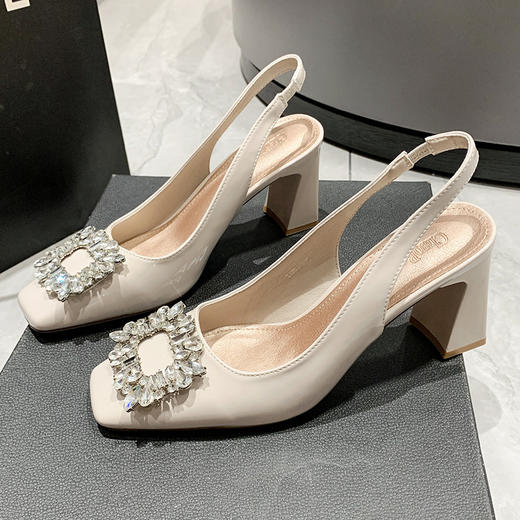 【哇！仙女鞋上线ing】法式水钻后绊带方扣高跟凉鞋女春夏新款气质包头粗跟高级感女单鞋。ry 商品图1