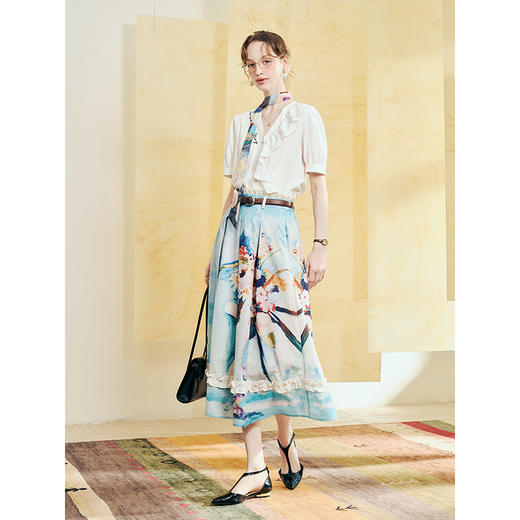 两三事 晨光折页 2025夏季新款法式刺绣荷叶边拼接翻领白色衬衫女 商品图4