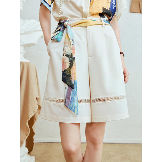 两三事 心愿慢递 2025夏季新款休闲印花腰带直筒高腰短裤女宽松 商品图3