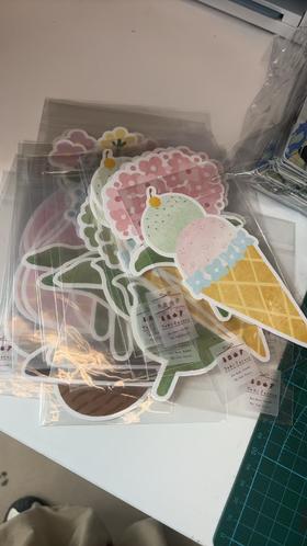 Yoki Forest四季森林丨异形明信片