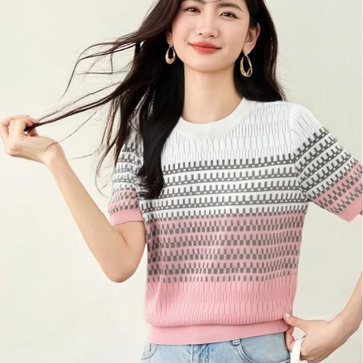 佐姿莎 欧若风渐变圆领冰丝短袖T J1220 冰丝面料，夏季不闷汗；丁达尔渐变设计，色彩由浅至深自然过渡，营造梦幻氛围，穿出慵懒高级感；减龄亮肤气质甜美又柔和 商品图7