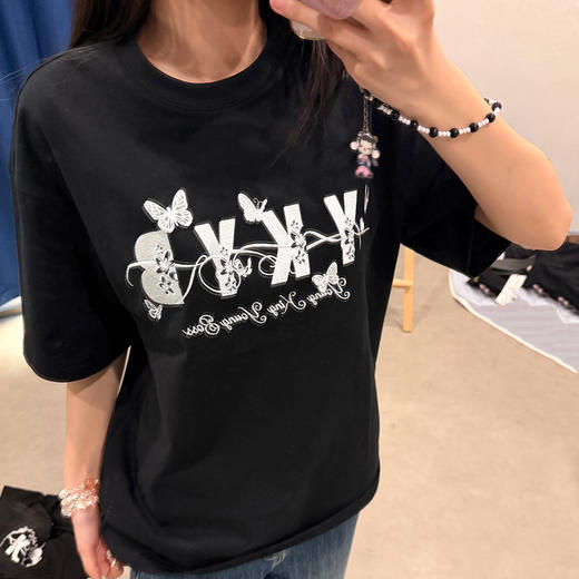 [两件减10]YKYB黄子韬短袖T恤宽松修身情侣刺绣花卉蝴蝶立体显瘦甜美上衣Y52NDT116 商品图2