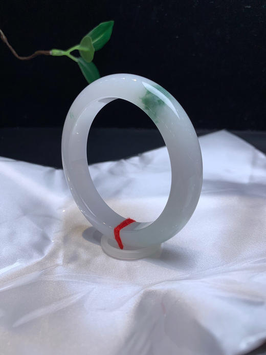 620141，58飘花手镯，特别清新秀气，清新白底 花色干净清爽。润润的 商品图3