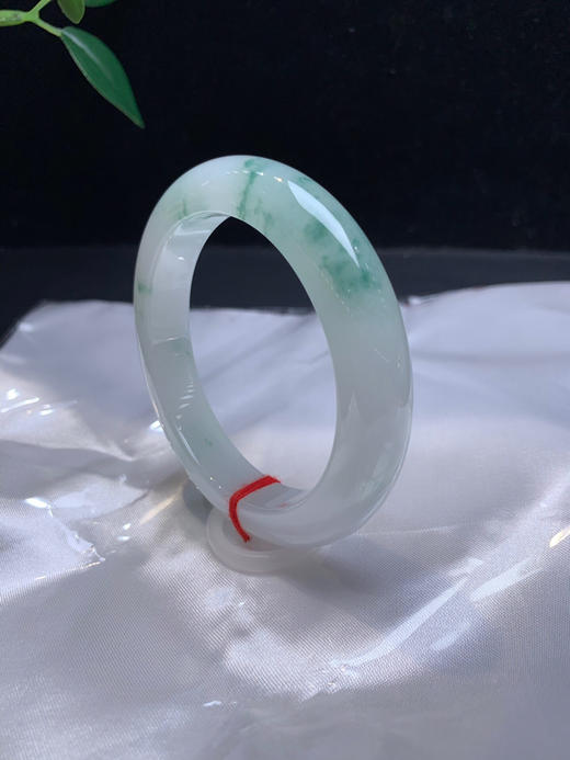 620139，55.3飘花手镯，特别清新秀气，花色干净清爽。润润的 商品图1