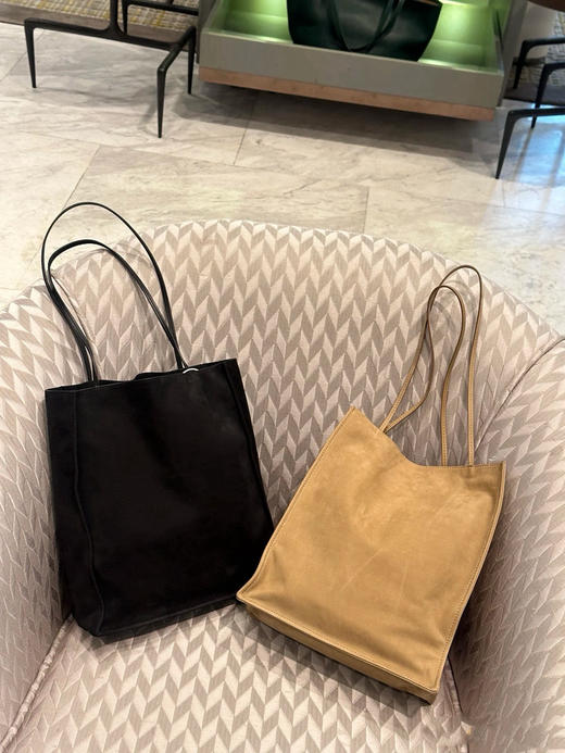 65-4  极简天花包 TR large to go 竖款托特包 双面进口麂皮 内外同用料 软糯轻便高级 商品图0