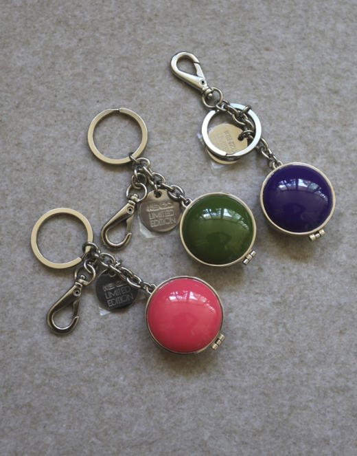 简单粗暴的 哈！Kenzo 可爱的糖果球球 内有小镜子 钥匙扣 小挂件 商品图0