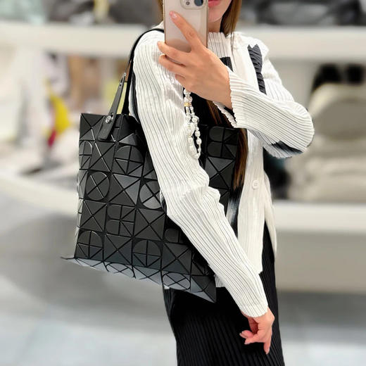 25年5月限定新款FONT系列6格几何菱格包单肩手提包通勤包托特女包！ 商品图2