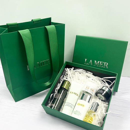 【女神狂欢嗨购】（一般贸易）Lamer/海蓝之谜全家福六件套精粹水30ml洁面乳30ml防晒乳20ml精华油5ml面霜7ml绿眼霜5ml 商品图2